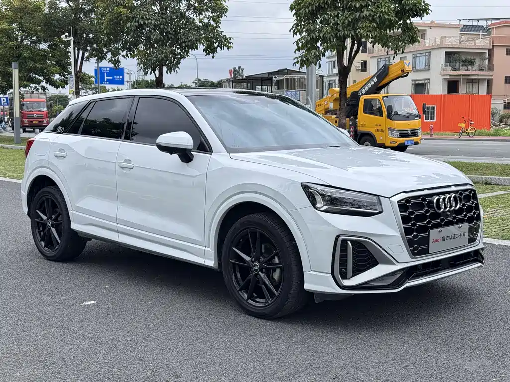 Audi Q2L 2023 — фото 9