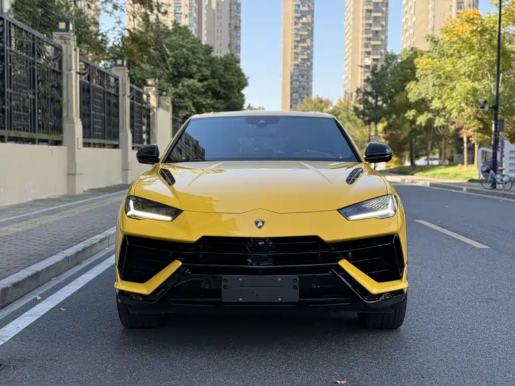 Lamborghini Urus 2022 — фото 2