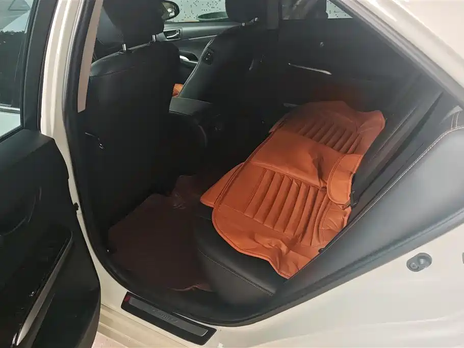 Toyota Camry 2017 — фото 11