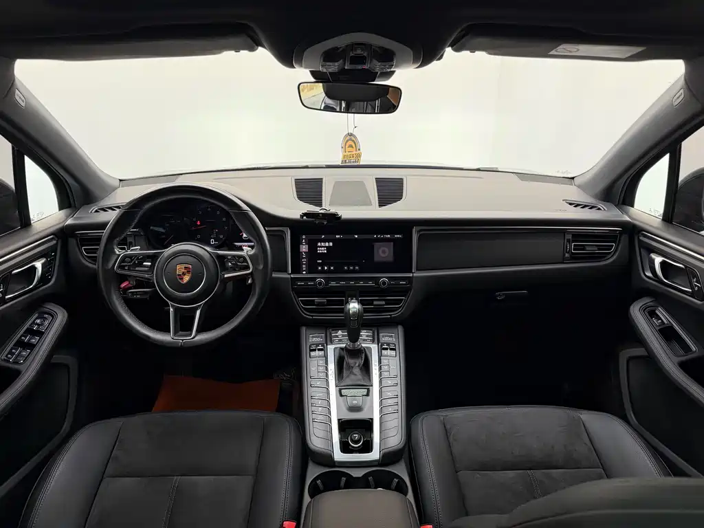 Porsche Macan 2019 — фото 13
