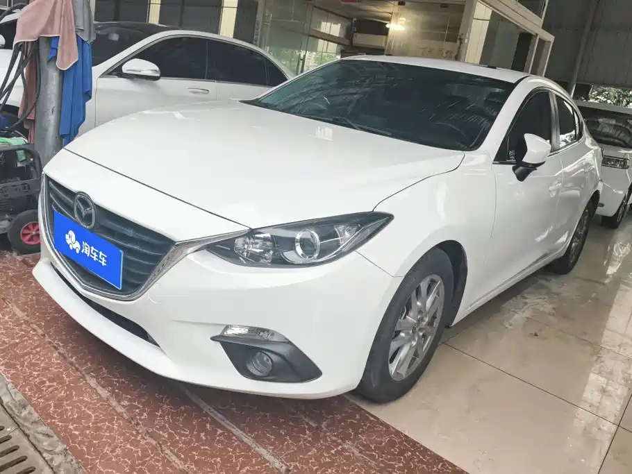 Mazda 3 Axela 2015