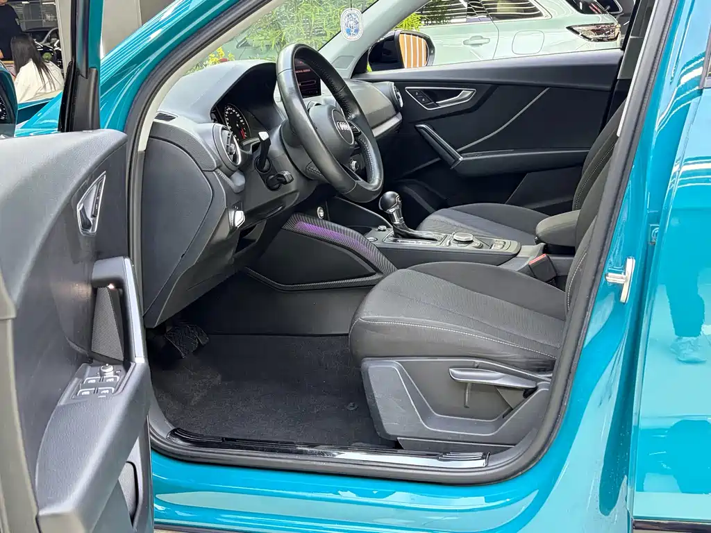 Audi Q2L 2020