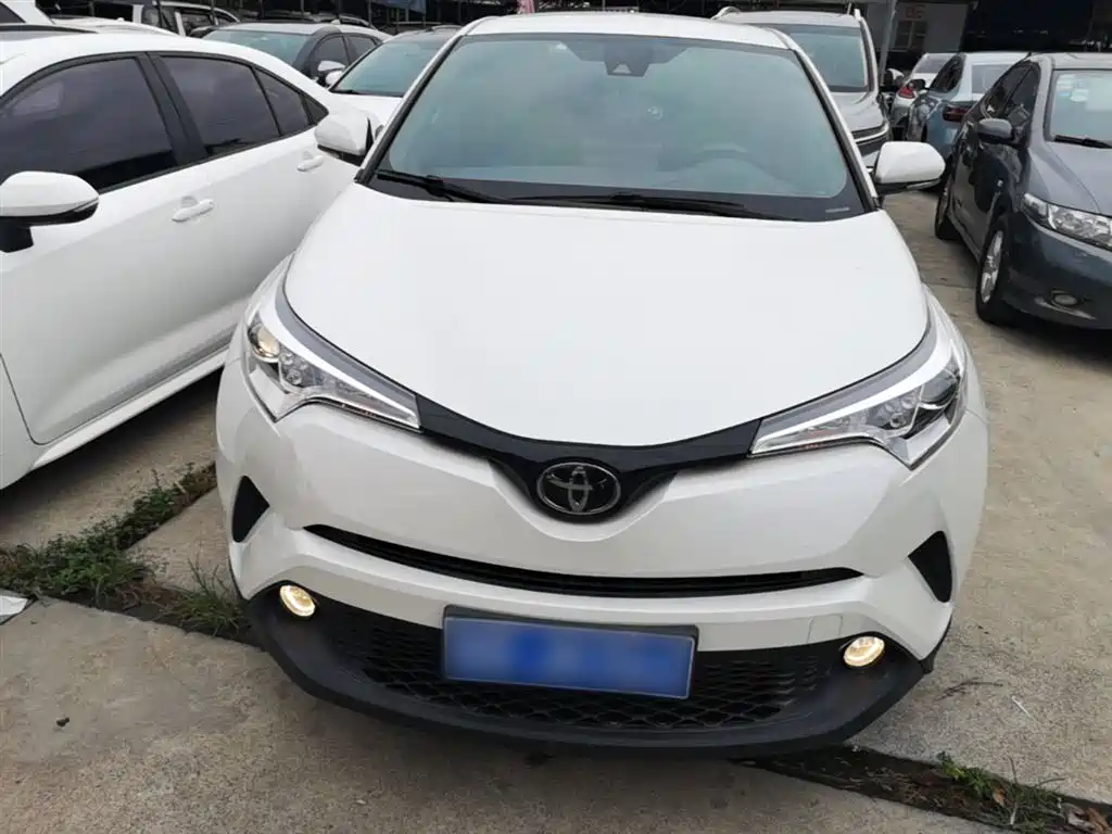 Toyota C-HR 2019 — фото 3