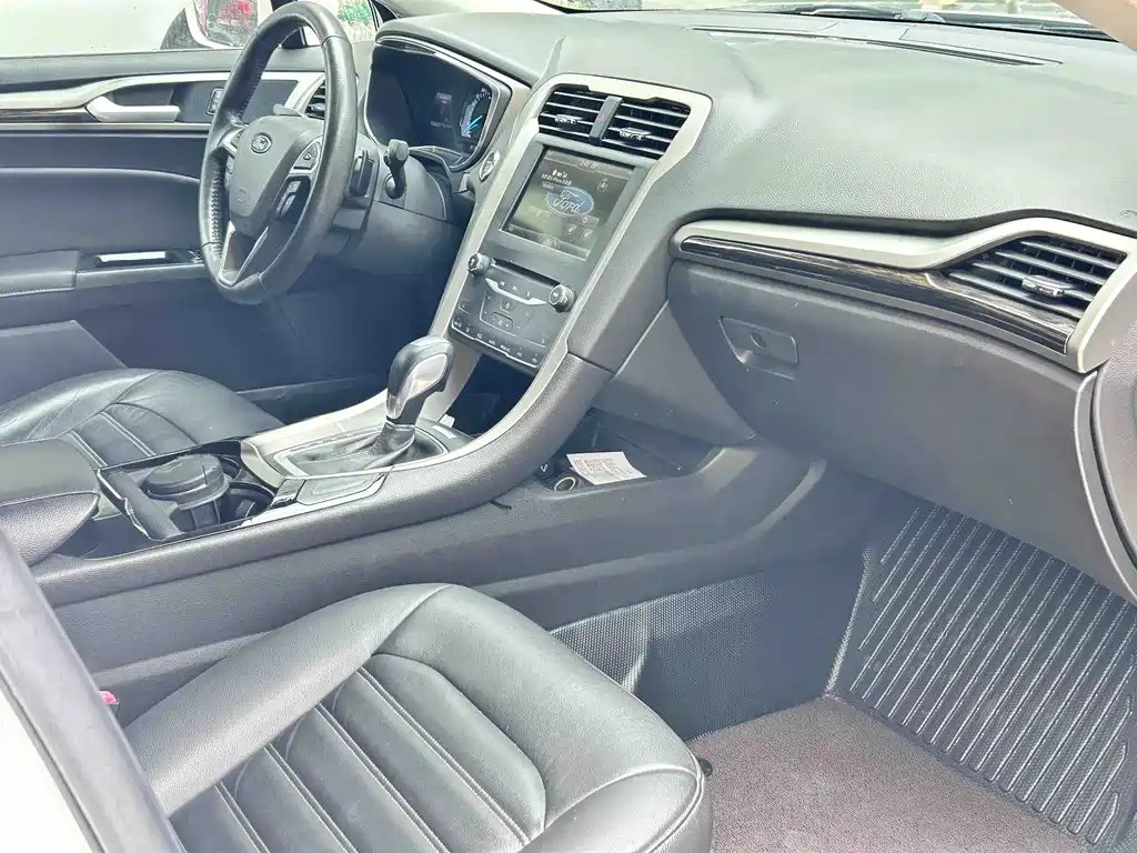 Ford Mondeo 2015 — фото 16