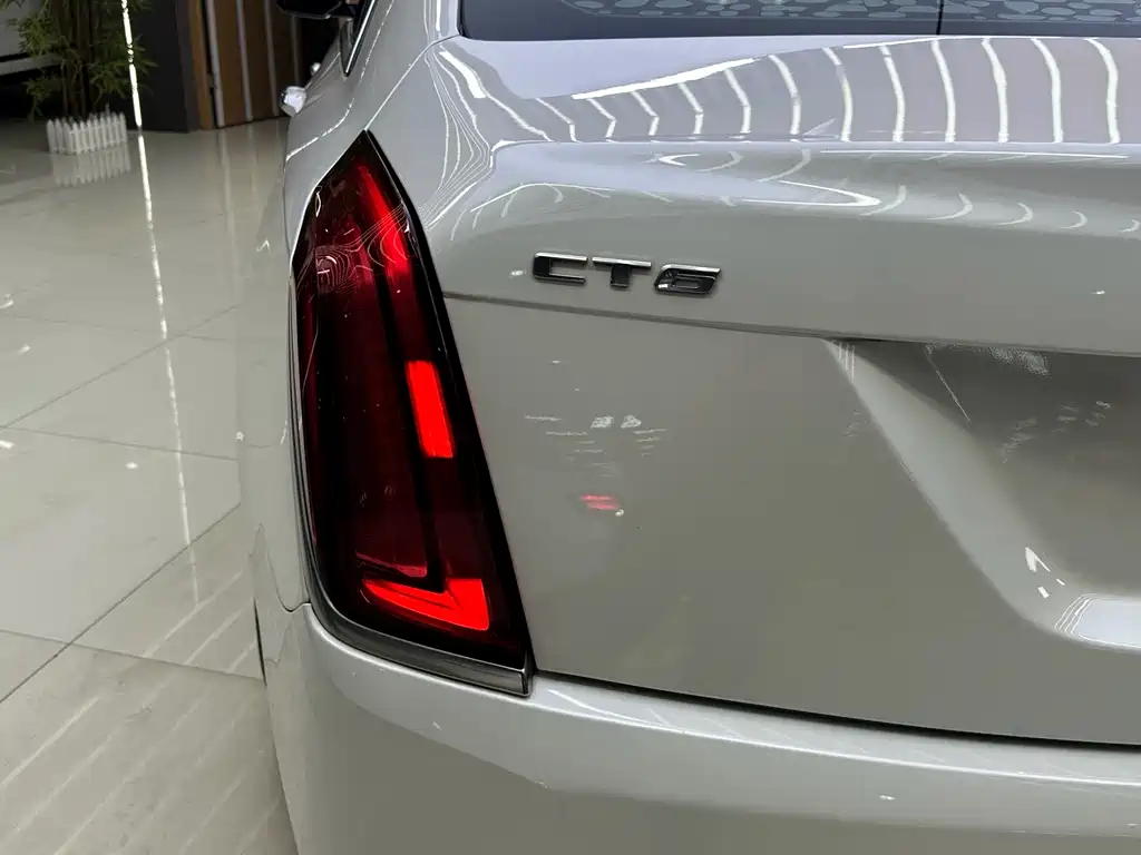 Cadillac CT6 2018 — фото 16