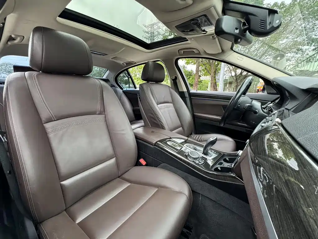 BMW 5 Series 2016 — фото 6