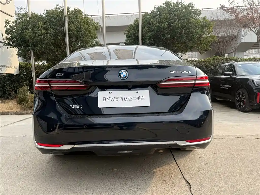 BMW i5 2025 — фото 4