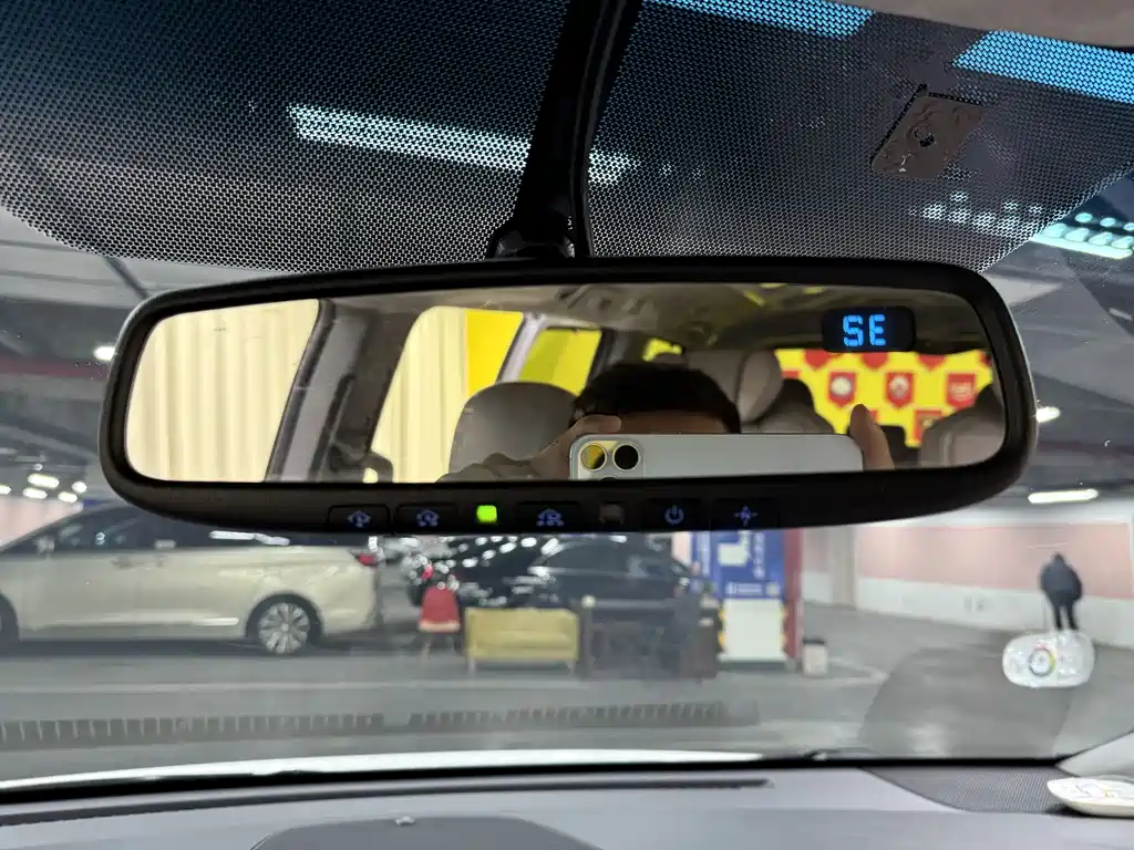 Toyota Sienna 2015 — фото 37
