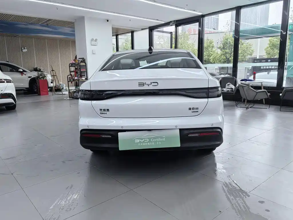 BYD Seal 05 DM-i 2025 — фото 6