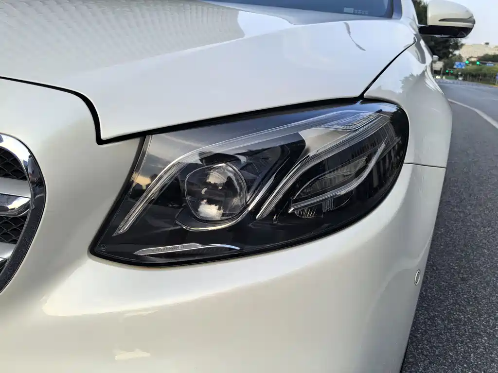 Mercedes-Benz E-Class 2018 — фото 11