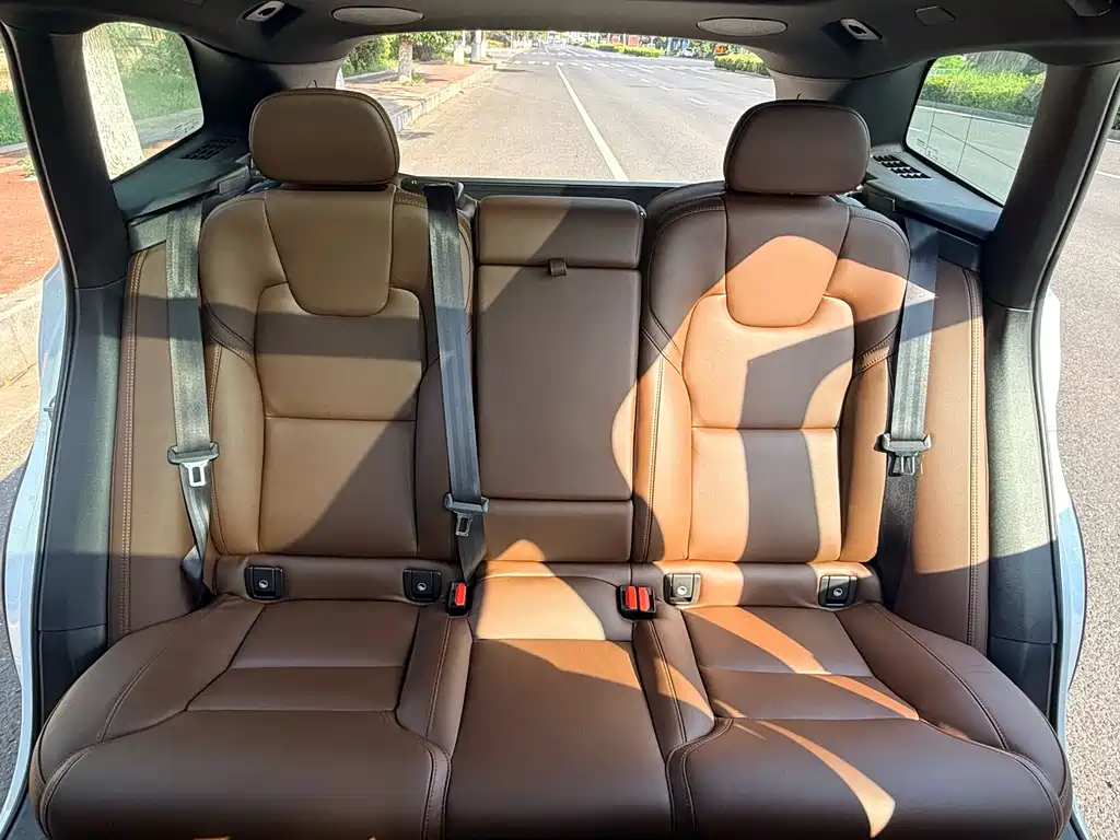 Volvo XC60 PHEV 2024 — фото 12
