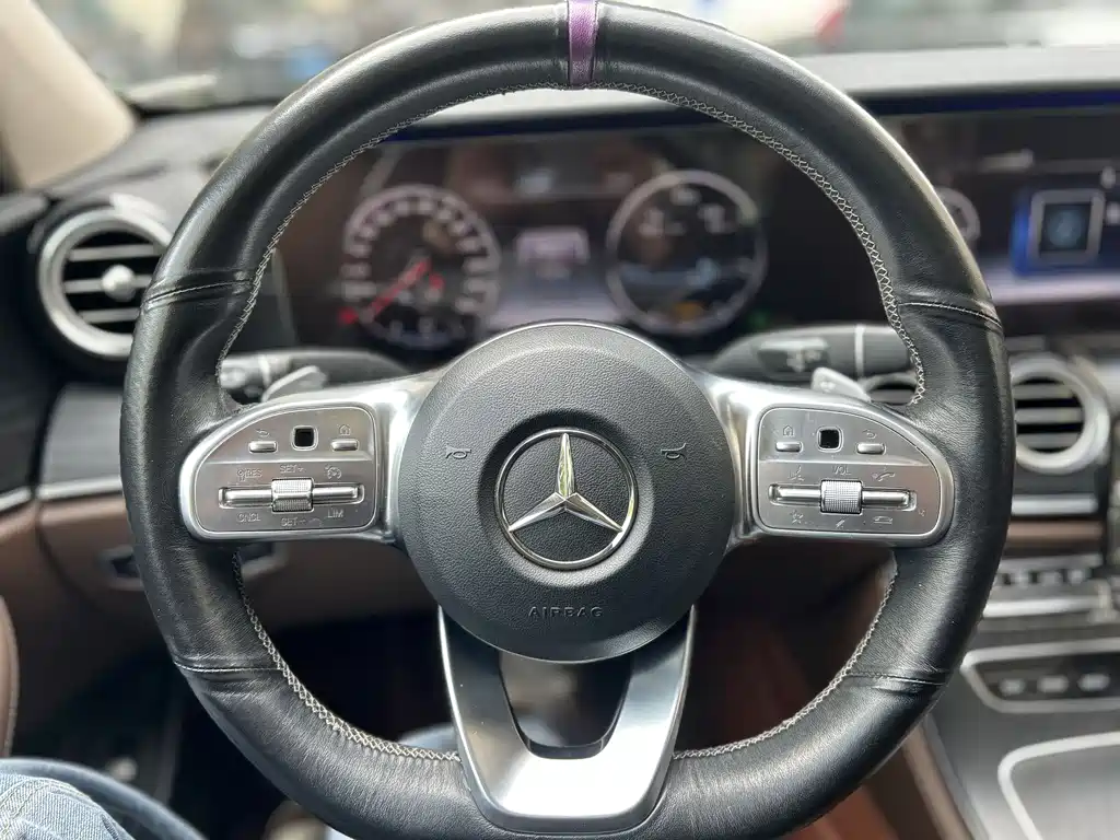 Mercedes-Benz E-Class 2019 — фото 11