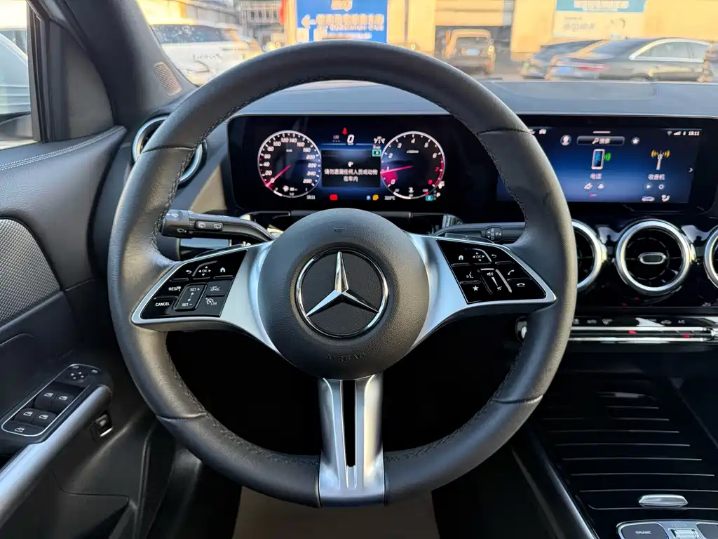 Mercedes-Benz GLA 2024 — фото 10