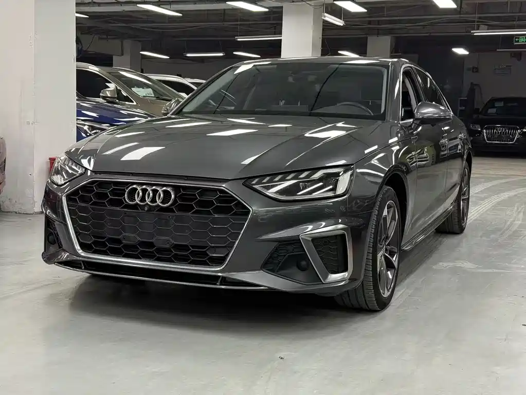 Audi A4L 2021 — фото 1