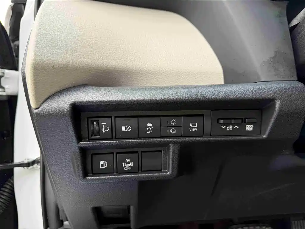Toyota Granvia 2024 — фото 14