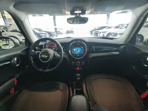 MINI 2018