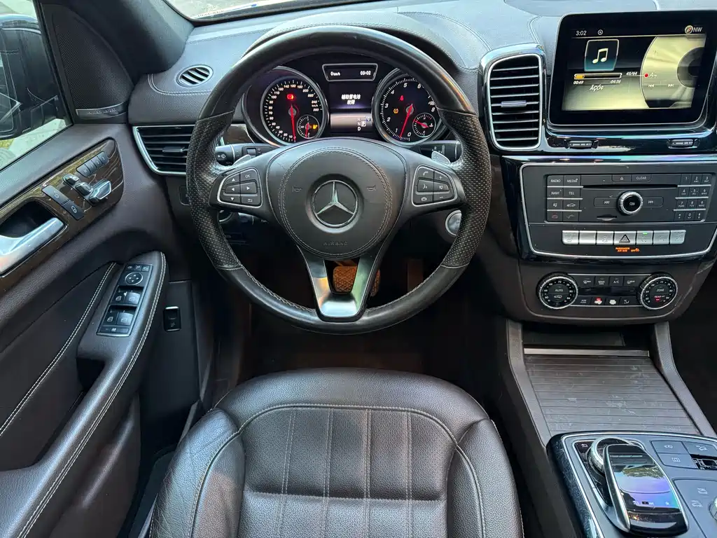 Mercedes-Benz GLS 2018 — фото 16