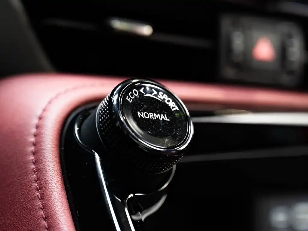 Lexus NX 2023 — фото 20