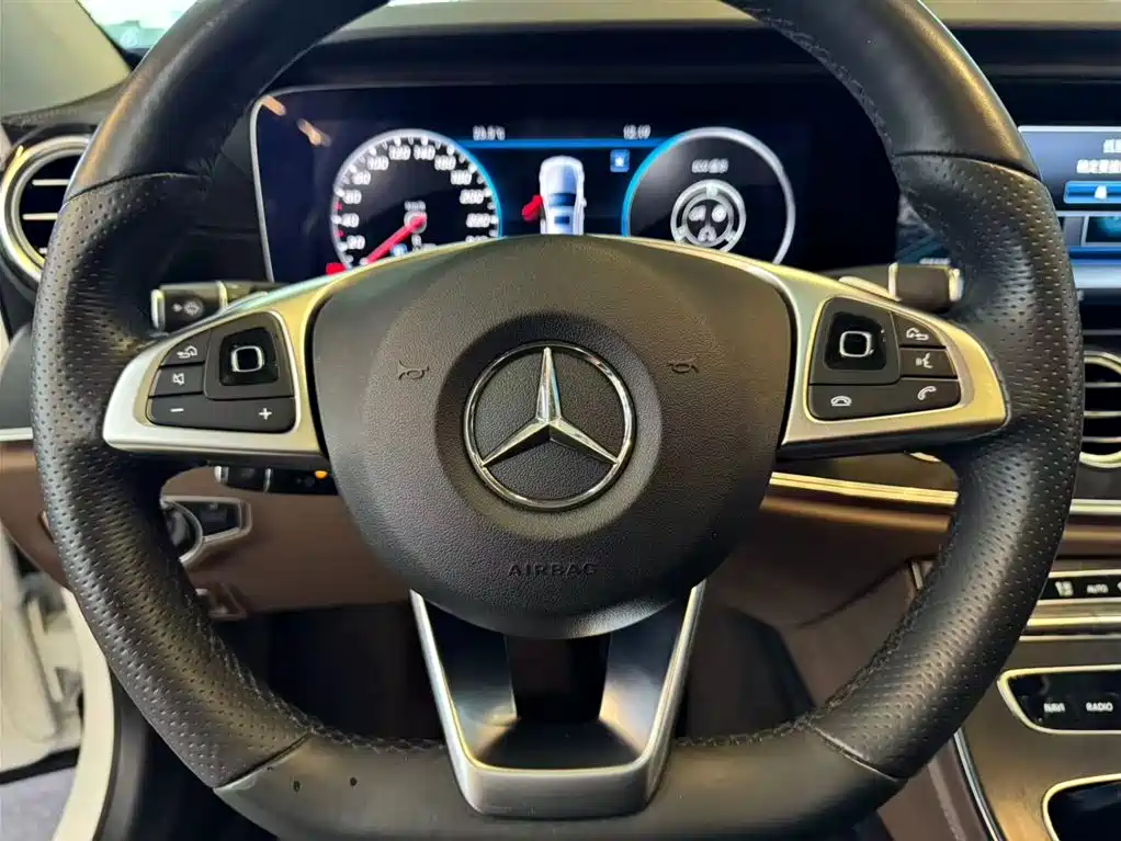 Mercedes-Benz E-Class 2018 — фото 7