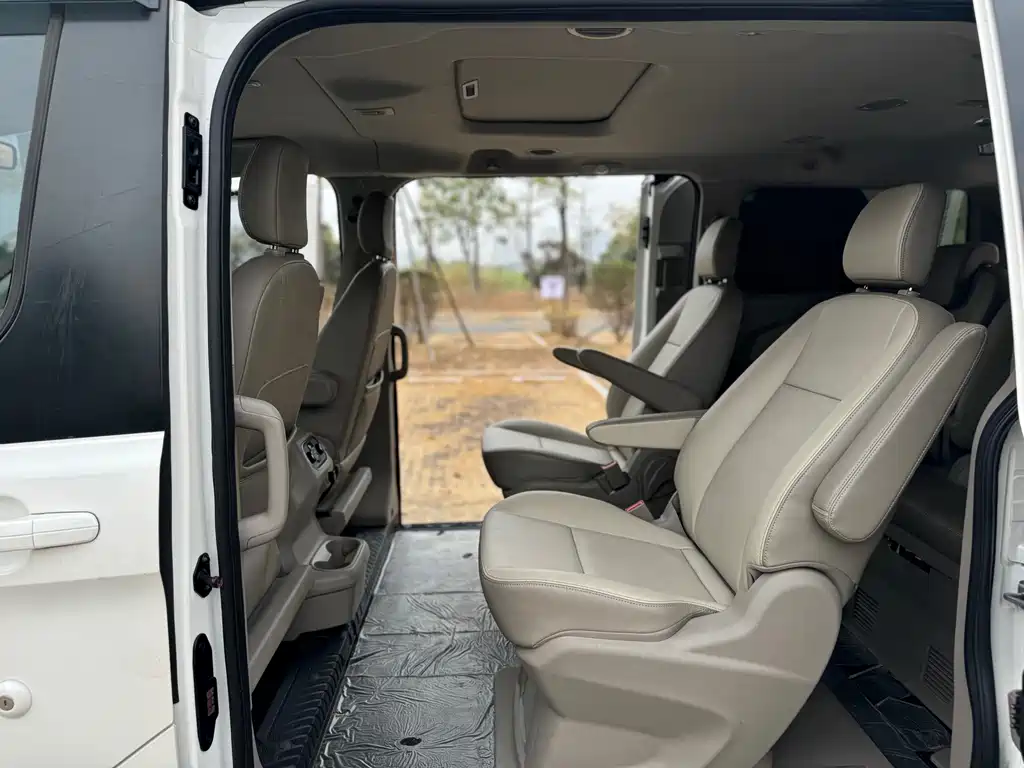 Ford Tourneo 2021 — фото 10