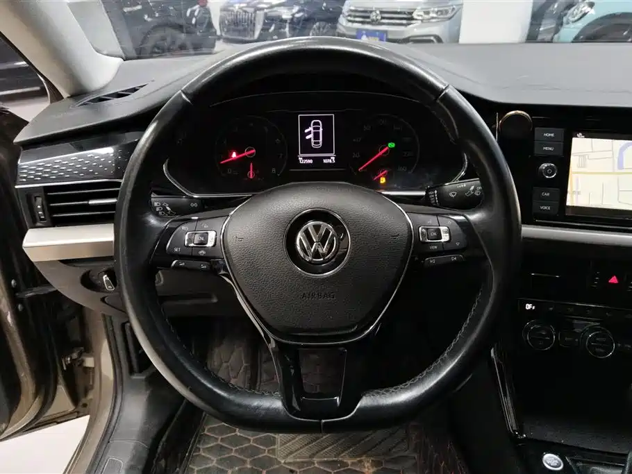 Volkswagen Passat 2020 — фото 15