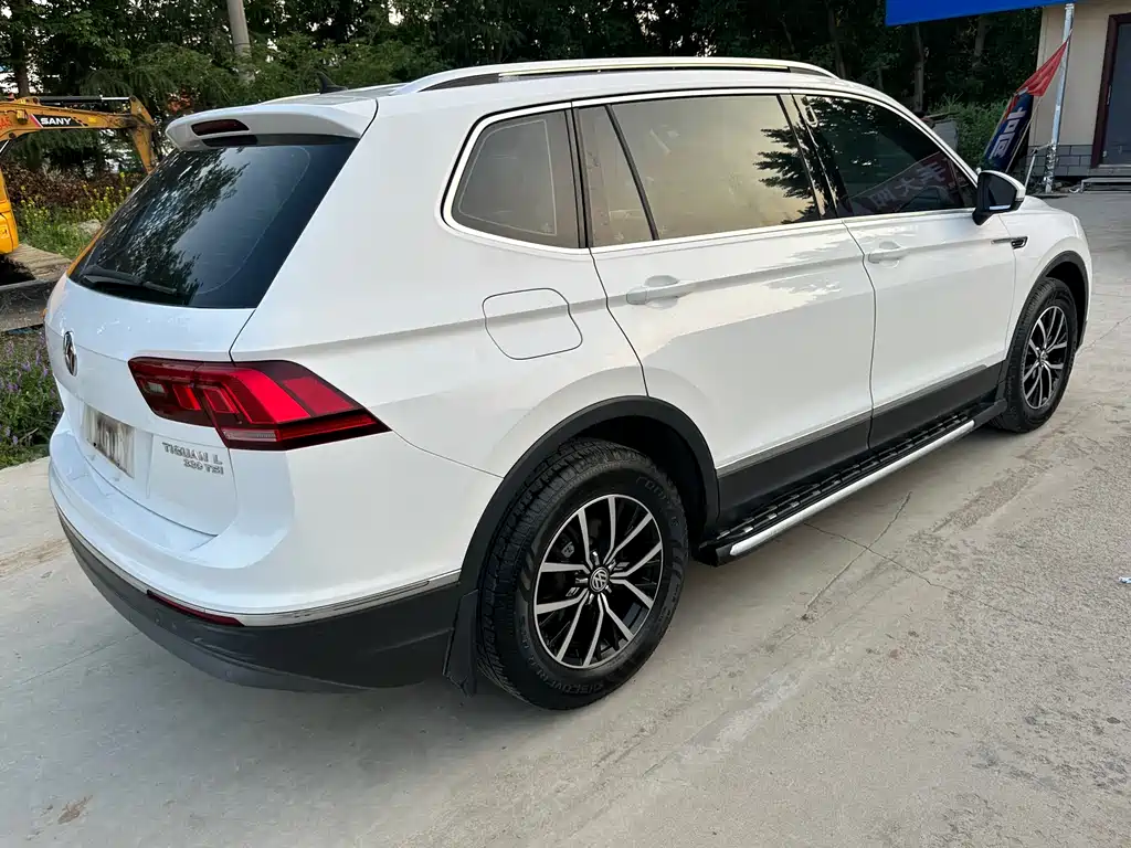Volkswagen Tiguan L 2017 — фото 20