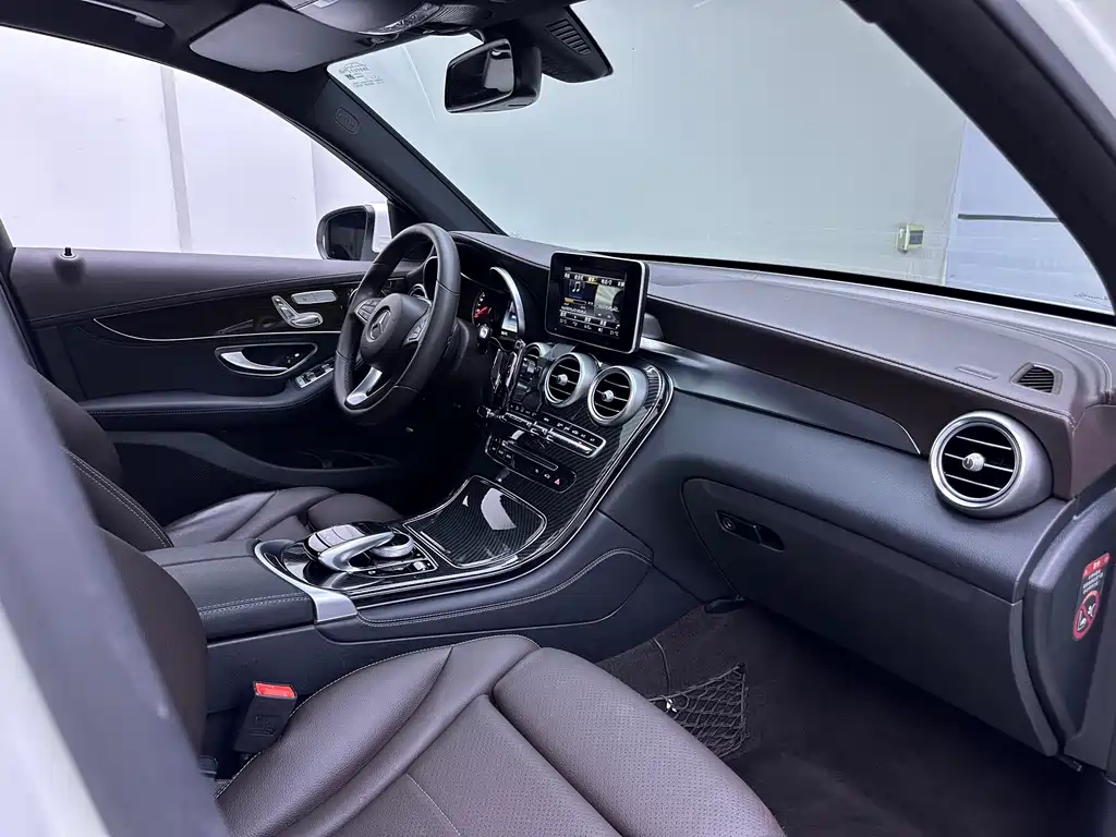 Mercedes-Benz GLC 2017 — фото 14
