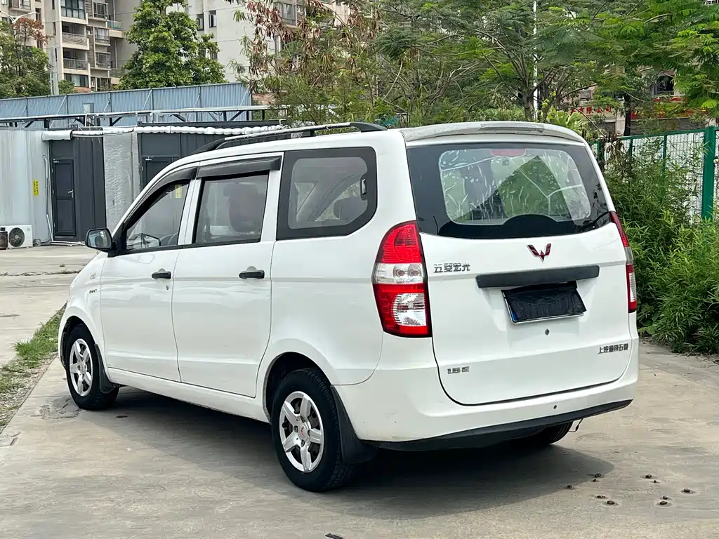 Wuling Hongguang 2015 — фото 8