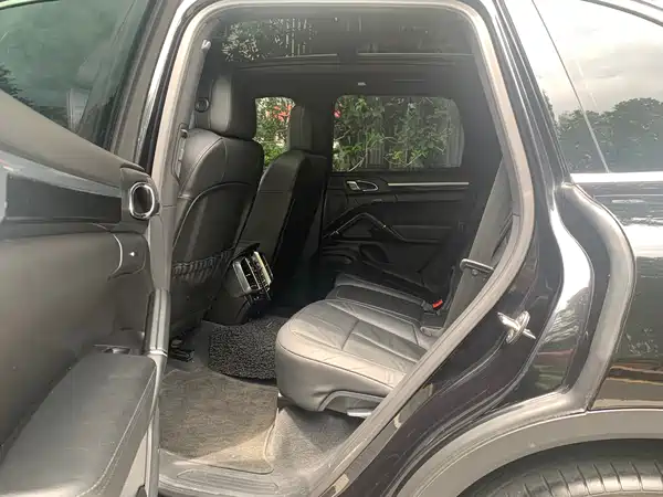 Porsche Cayenne 2011