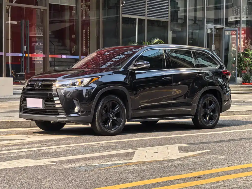 Toyota Highlander 2020 — фото 1