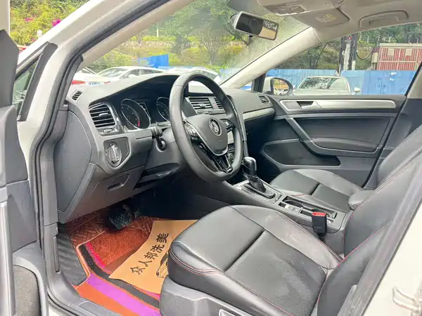 Volkswagen Golf 2020
