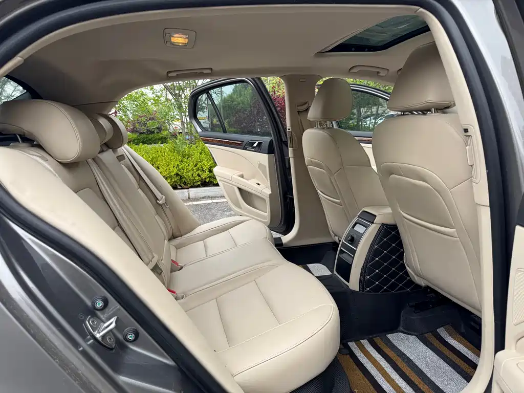 Skoda Superb 2012 — фото 14