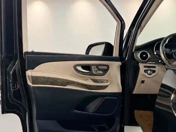 Mercedes-Benz V-Class 2020