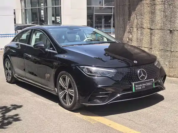 Mercedes-Benz EQE 2025
