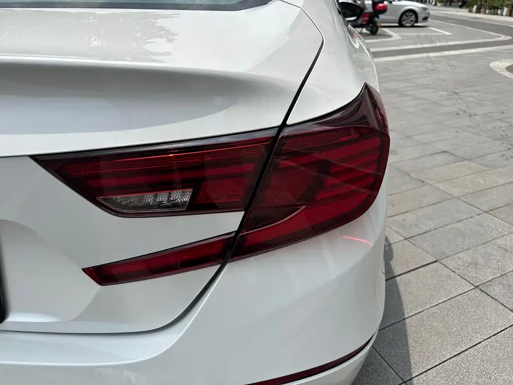 Honda Accord 2022 — фото 12
