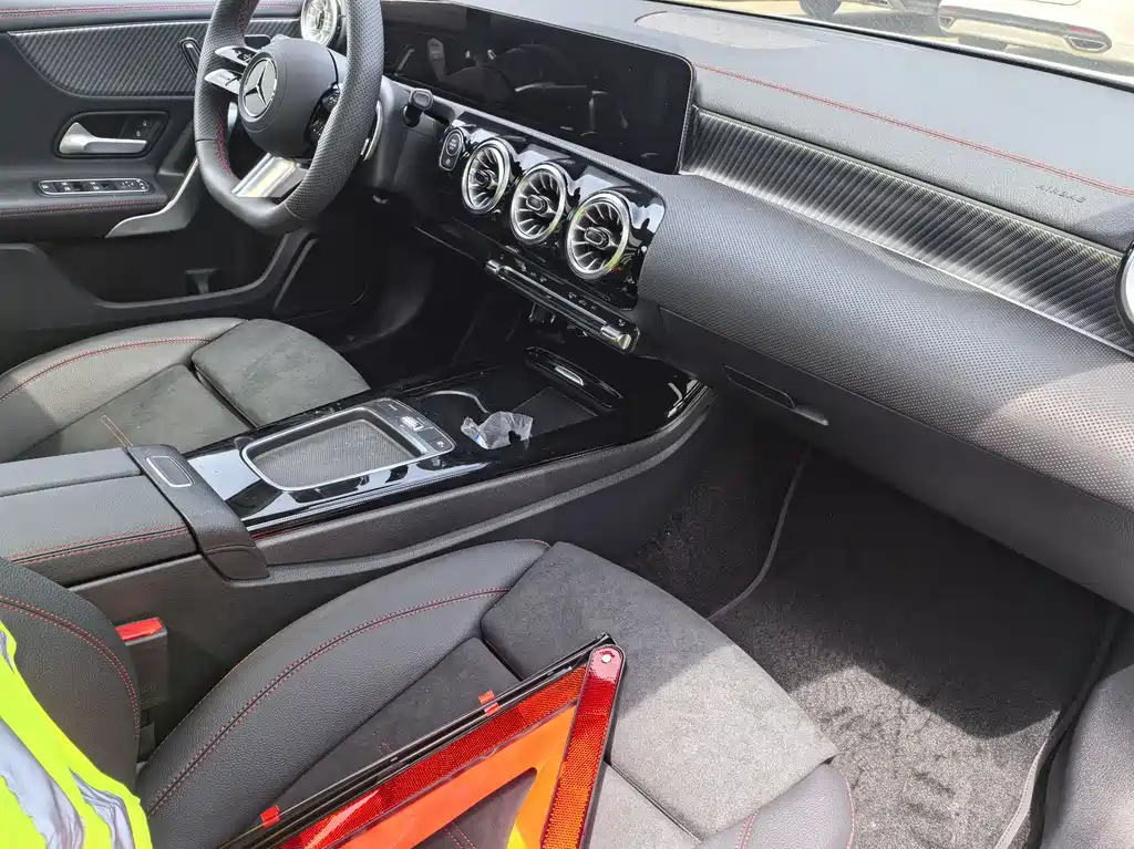 Mercedes-Benz A-Class 2025 — фото 6