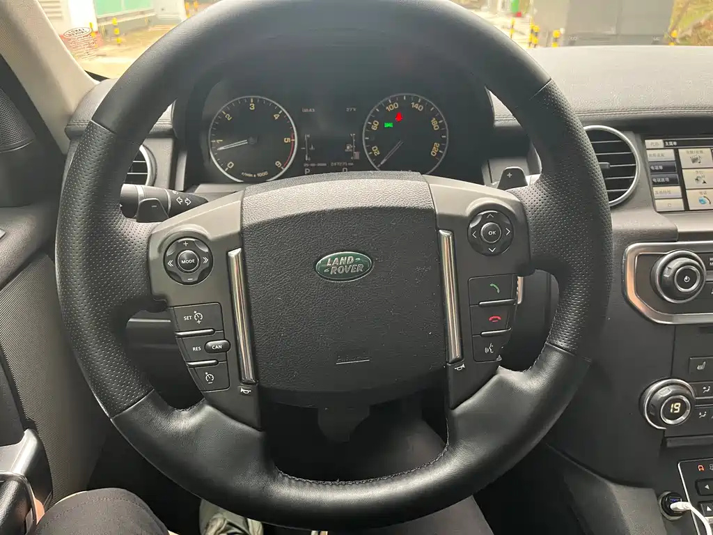 Land Rover Discovery 2013 — фото 14