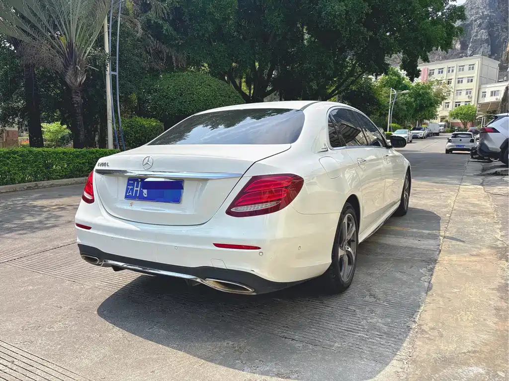 Mercedes-Benz E-Class 2018 — фото 3