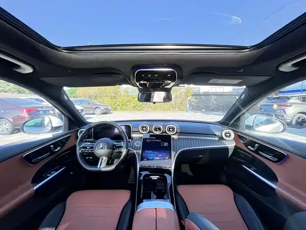 Mercedes-Benz C-Class 2024