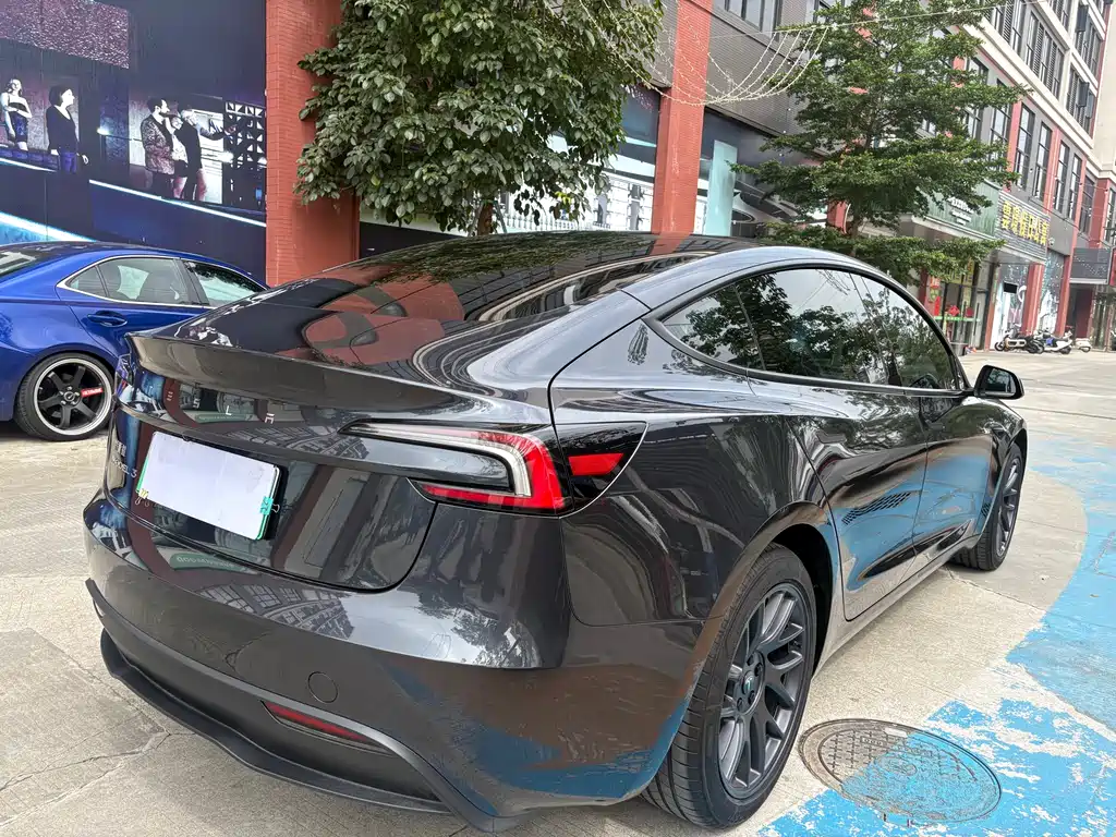 Tesla Model 3 2025 — фото 5