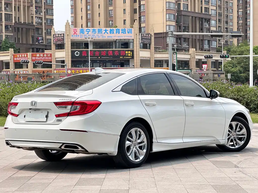Honda Accord 2018 — фото 5
