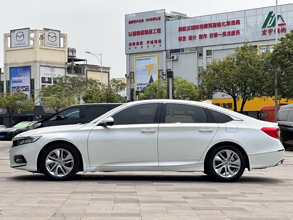 Honda Accord 2018 — фото 6