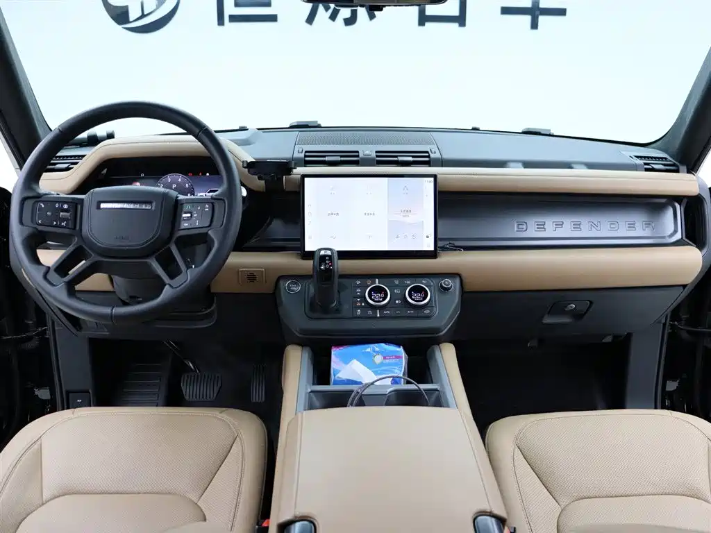 Land Rover Defender 2024 — фото 13
