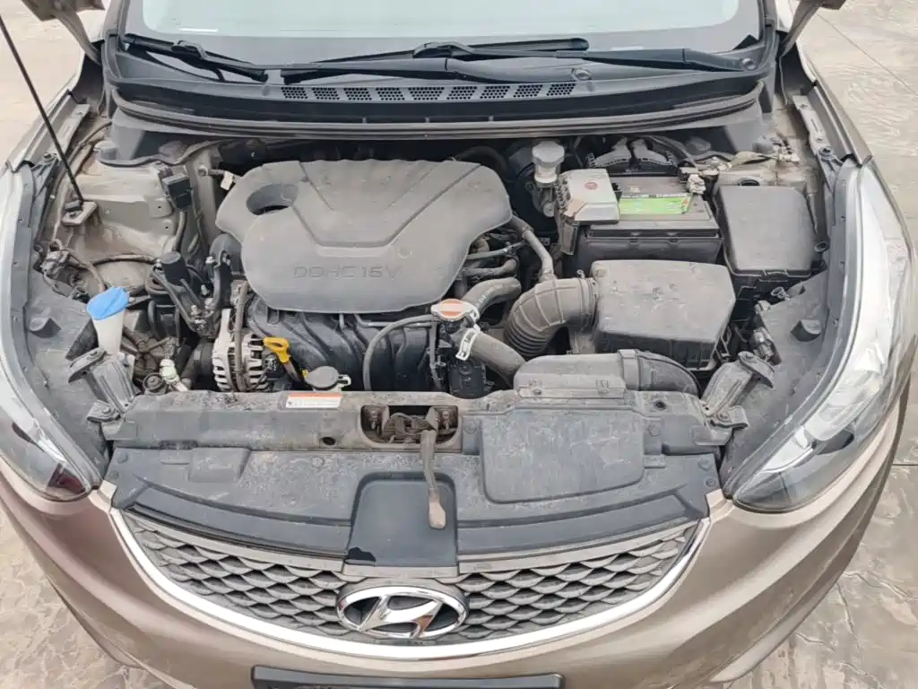 Hyundai Elantra 2018 — фото 20