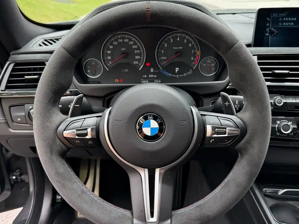 BMW M4 2017 — фото 13
