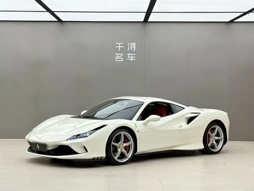 Ferrari F8 2022