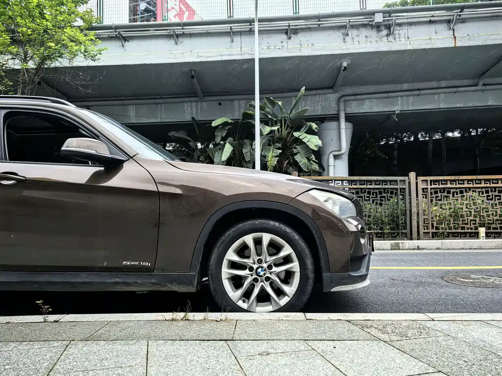 BMW X1 2015 — фото 8