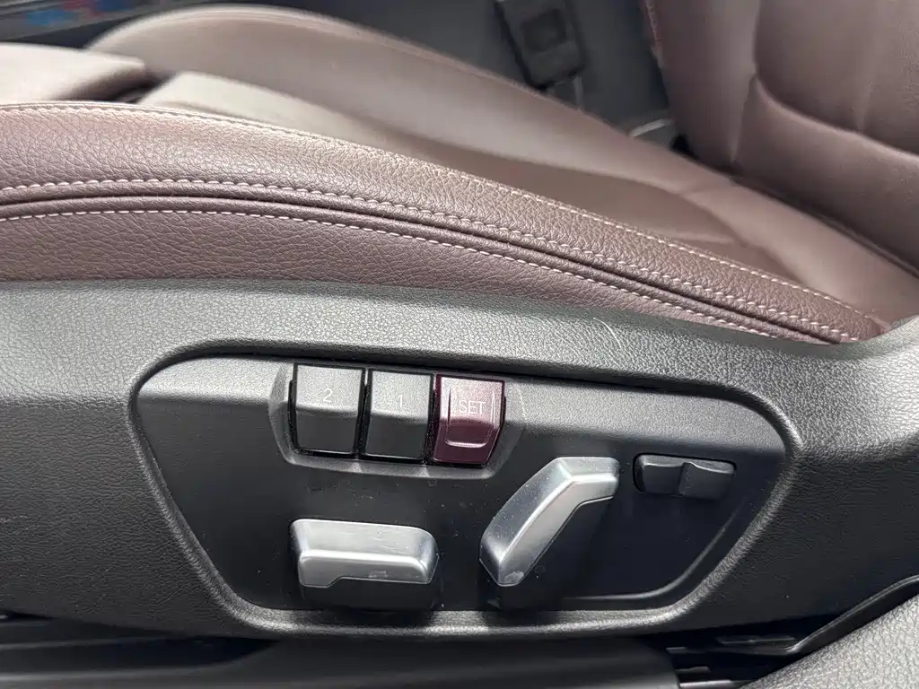BMW 1 Series 2022 — фото 13