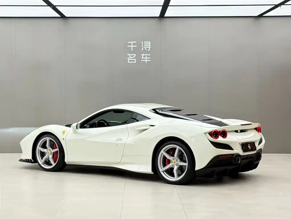 Ferrari F8 2022 — фото 13