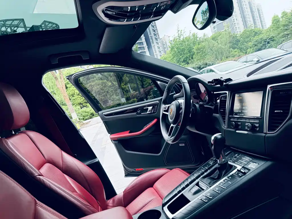 Porsche Macan 2016 — фото 11